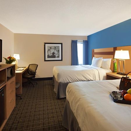 Canadas Best Value Inn Toronto Bagian luar foto