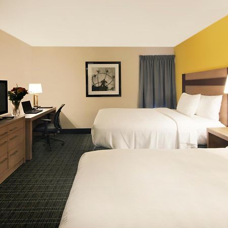 Canadas Best Value Inn Toronto Bagian luar foto