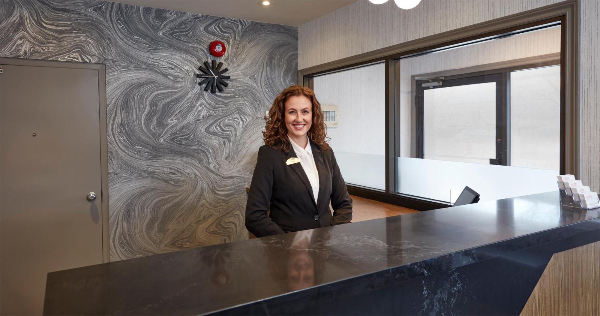Canadas Best Value Inn Toronto Bagian luar foto