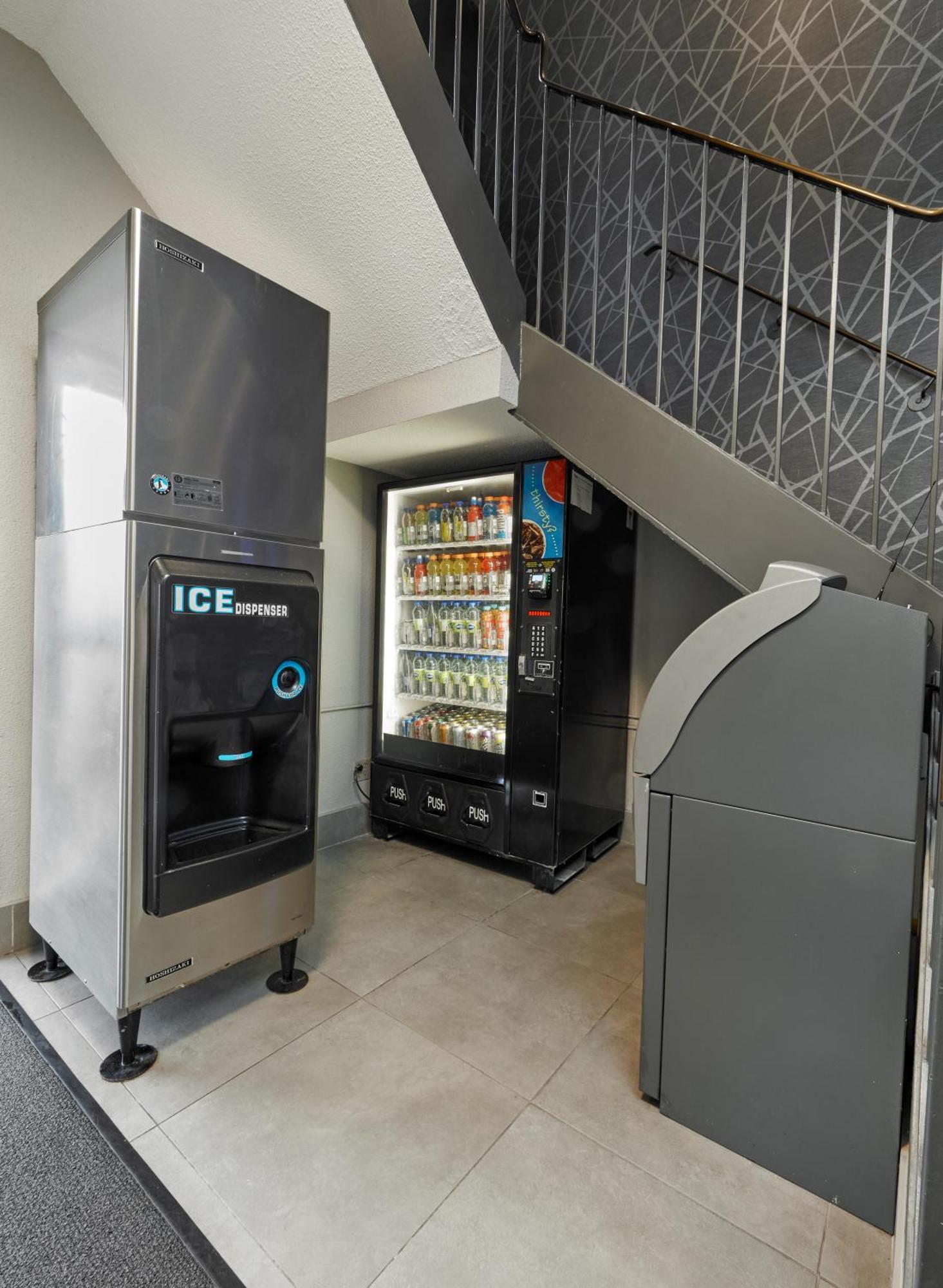 Canadas Best Value Inn Toronto Bagian luar foto