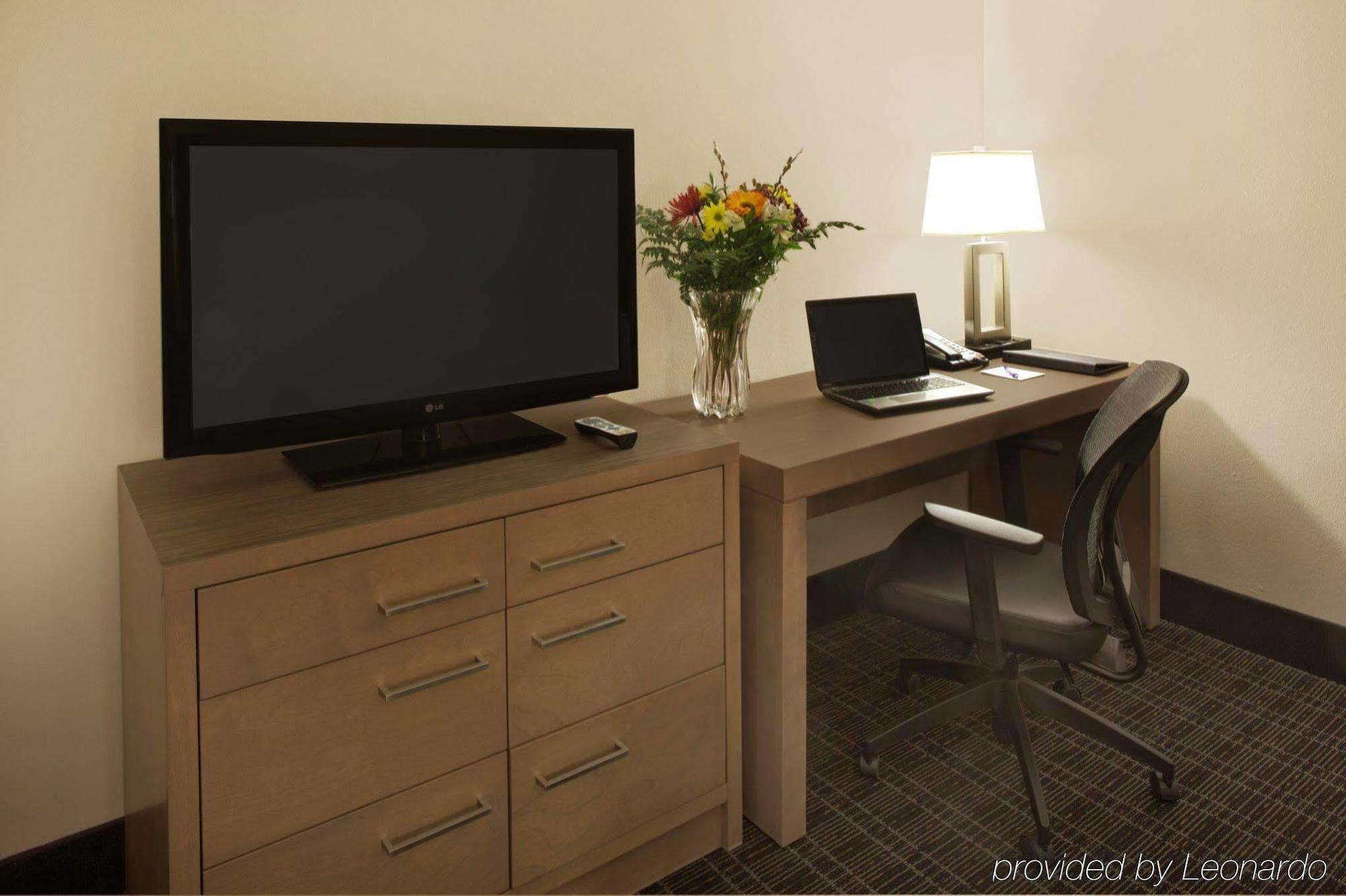 Canadas Best Value Inn Toronto Bagian luar foto